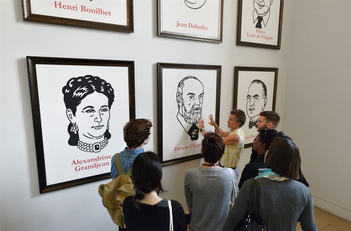 Access to museums around Paris and special tours
